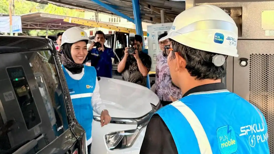 Direktur Distribusi PLN Arsyadany Ghana Akmalaputri Cek SPKLU Jelang Mudik