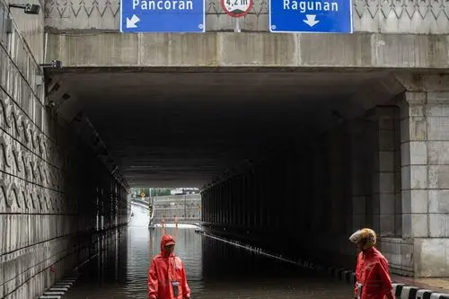 Curah Hujan 264 Mm, Jakarta Siagakan 1.200 Pompa Atasi Banjir