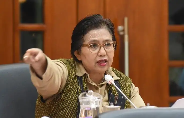 DPR Sentil Keras BGN dan SPPG Usai 252 Siswa Diduga Keracunan MBG