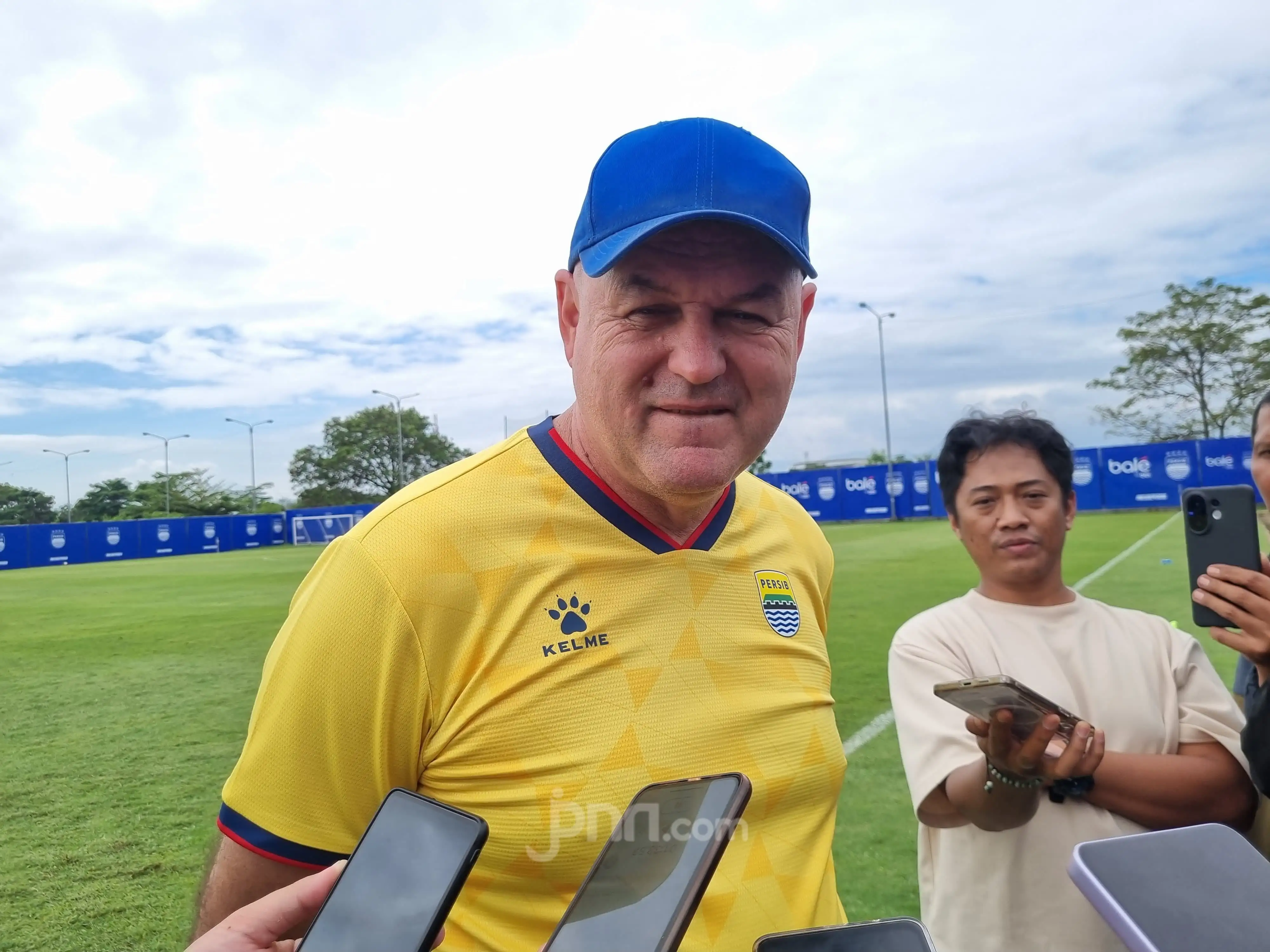 Bojan Hodak Beri Warning: Persib Bisa Kena Kejutan di Padang!