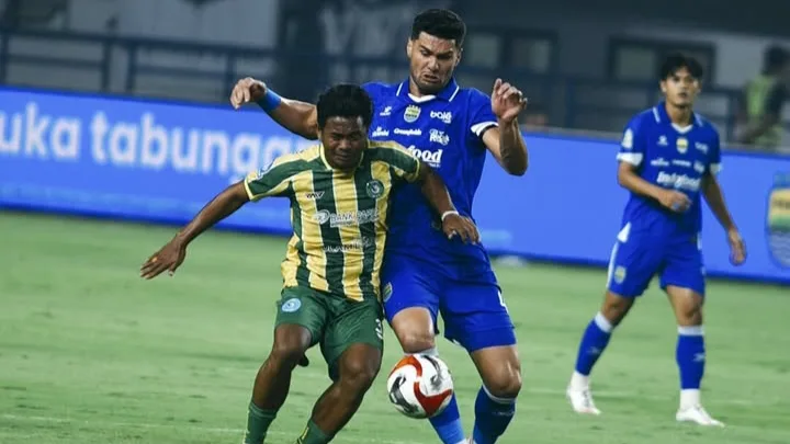 Menang Tipis 1-0 Atas PSBS, Persib Kembali ke Puncak Klasemen