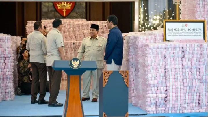 Negara Terima Rp6,6 Triliun dari Penertiban Kawasan Hutan, Prabowo Saksikan Serah Terima Aset