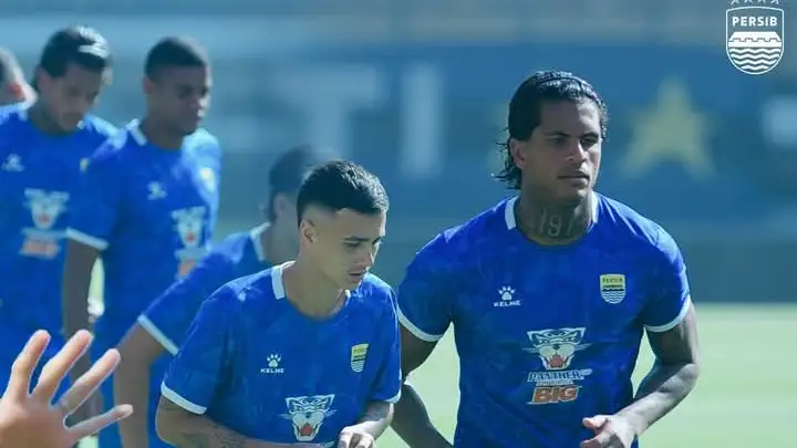 Prediksi Persib Bandung vs Bali United 12 April: Siapa Patahkan Dominasi?