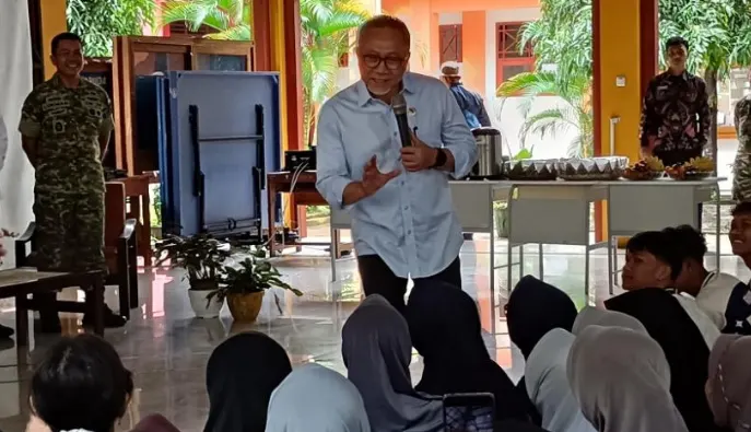 Menko Pangan Tinjau MBG di Batang, Dorong Menu Ikan untuk Gizi Pelajar