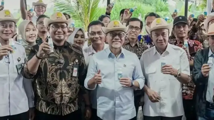 Zulkifli Hasan Tinjau Produksi Susu BBPTUHPT Baturraden